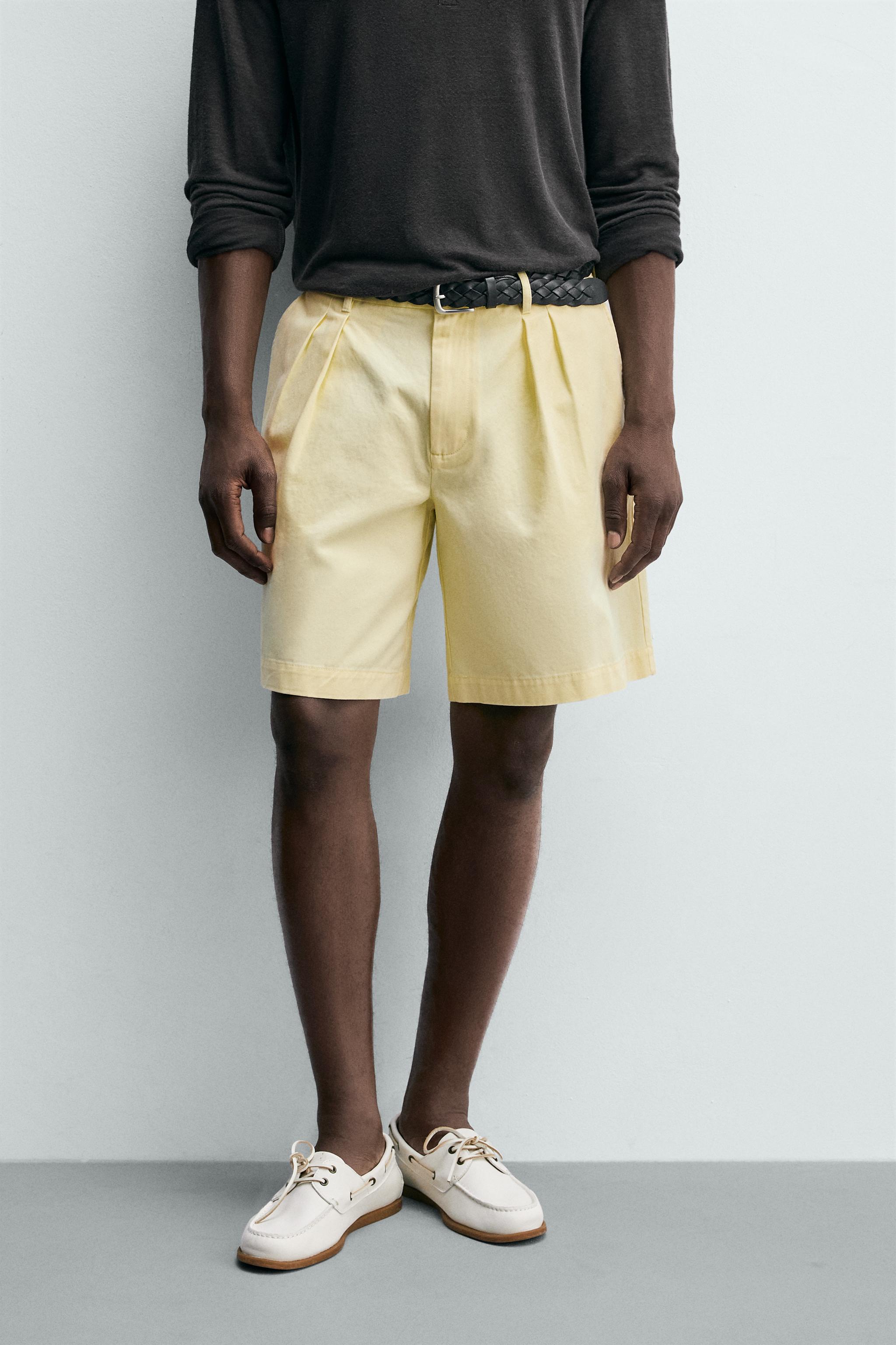 RELAXED FIT PLEATED SHORTS
